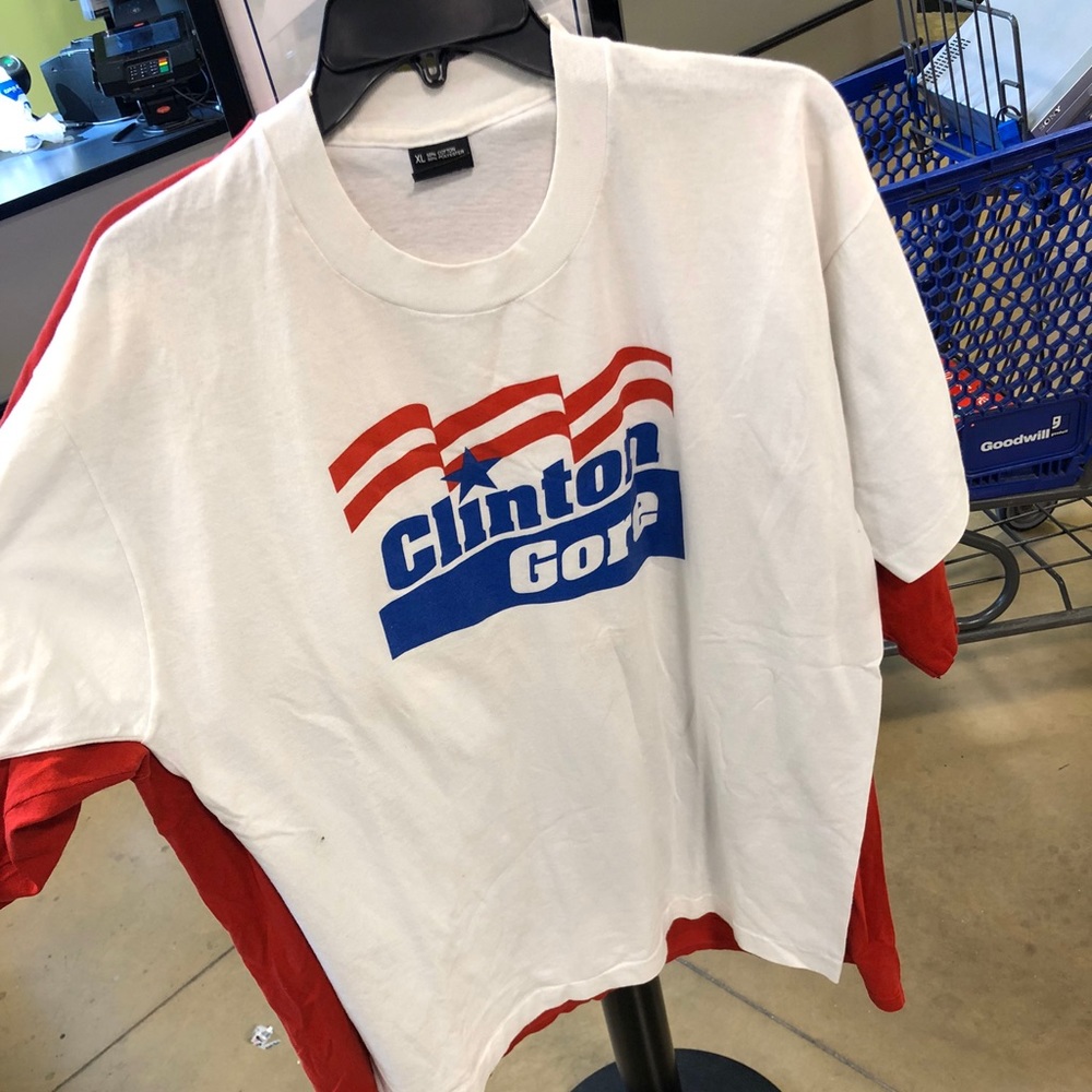 Crazy vintage single stitched Clinton t shirt